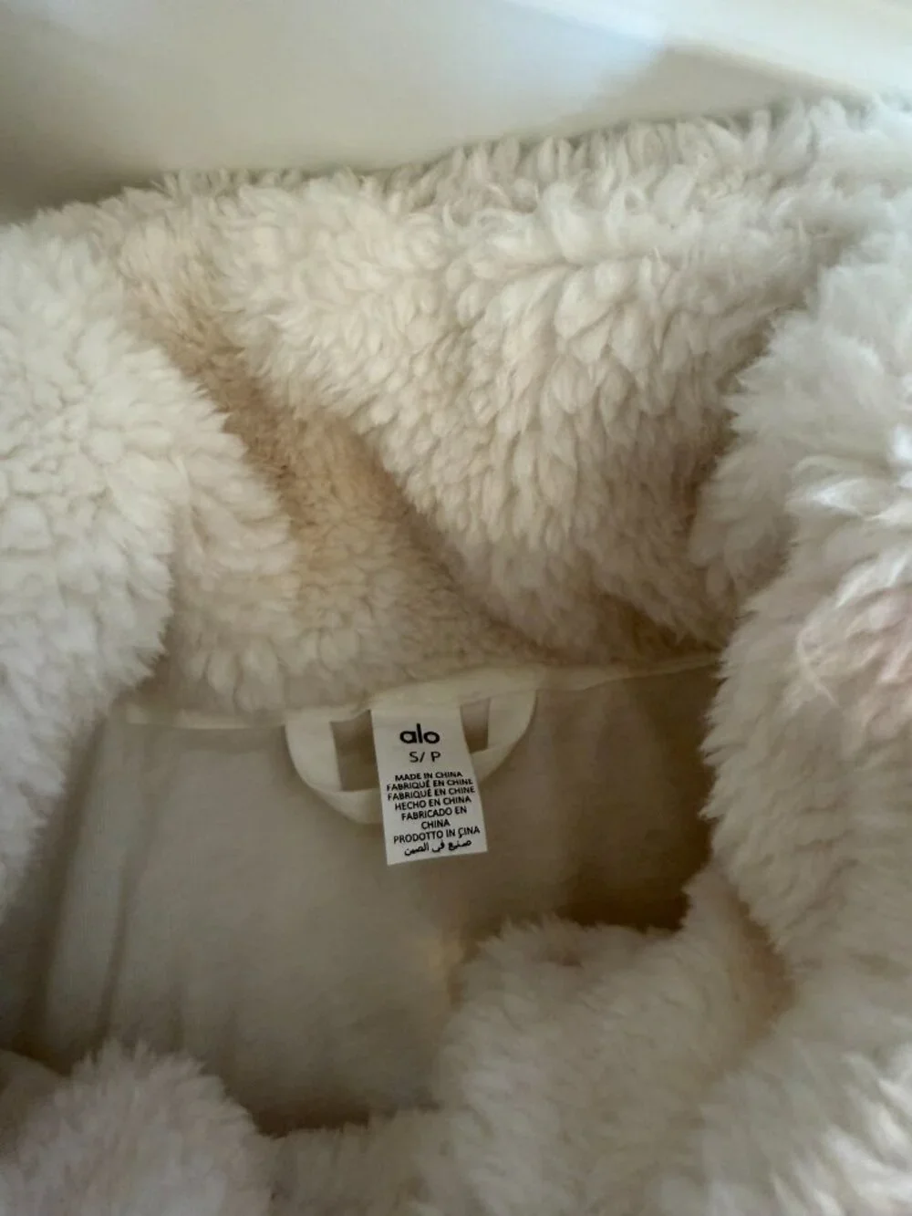 Alo Sherpa Snow Angel Puffer - Ivory, size S